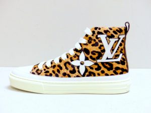 ネクストプラス市川ルイヴィトンスニーカー買取